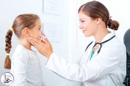در صورت مشاهده علائم کرونا در کودکان، سریعا آنها را پیش پزشک ببرید