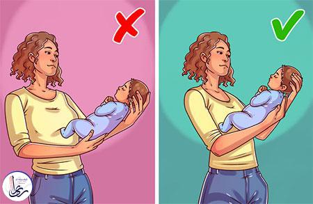 نگه داشتن سر و باسن نوزاد